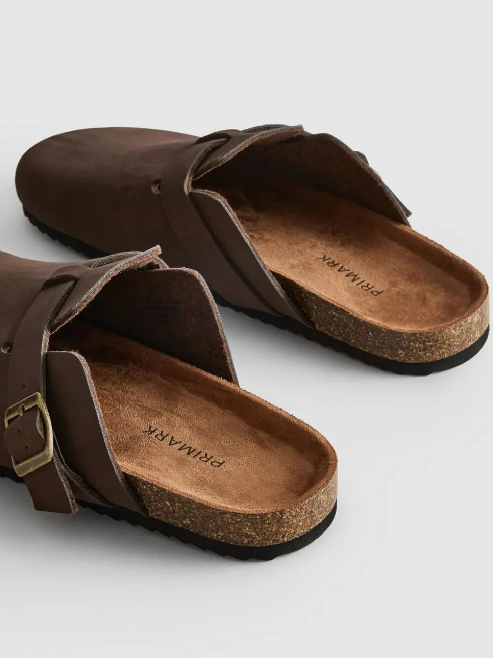 Mules mit geschlossener Zehenpartie