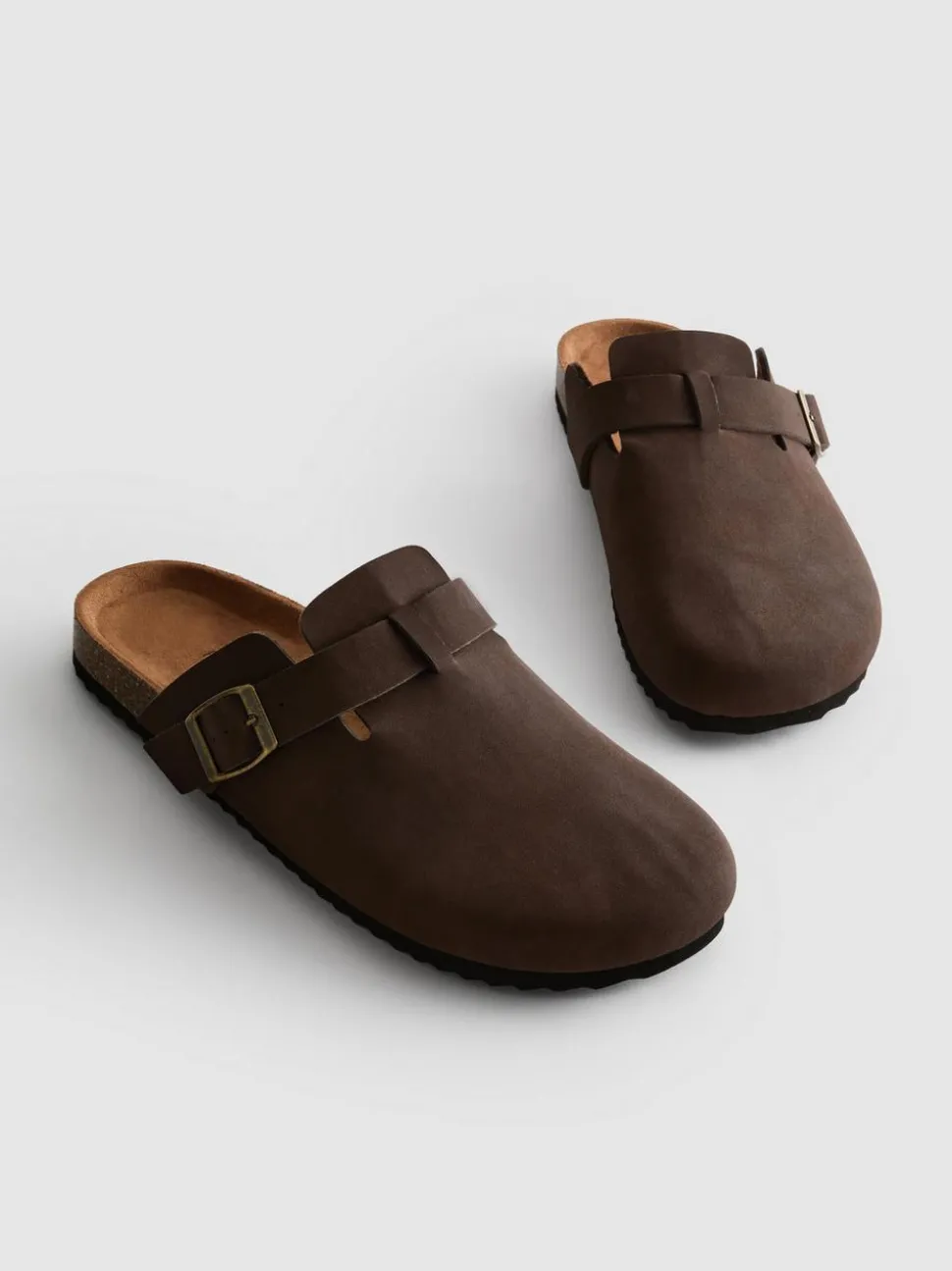 Mules mit geschlossener Zehenpartie