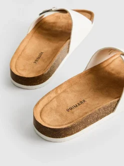 Mules mit Schnallenriemen