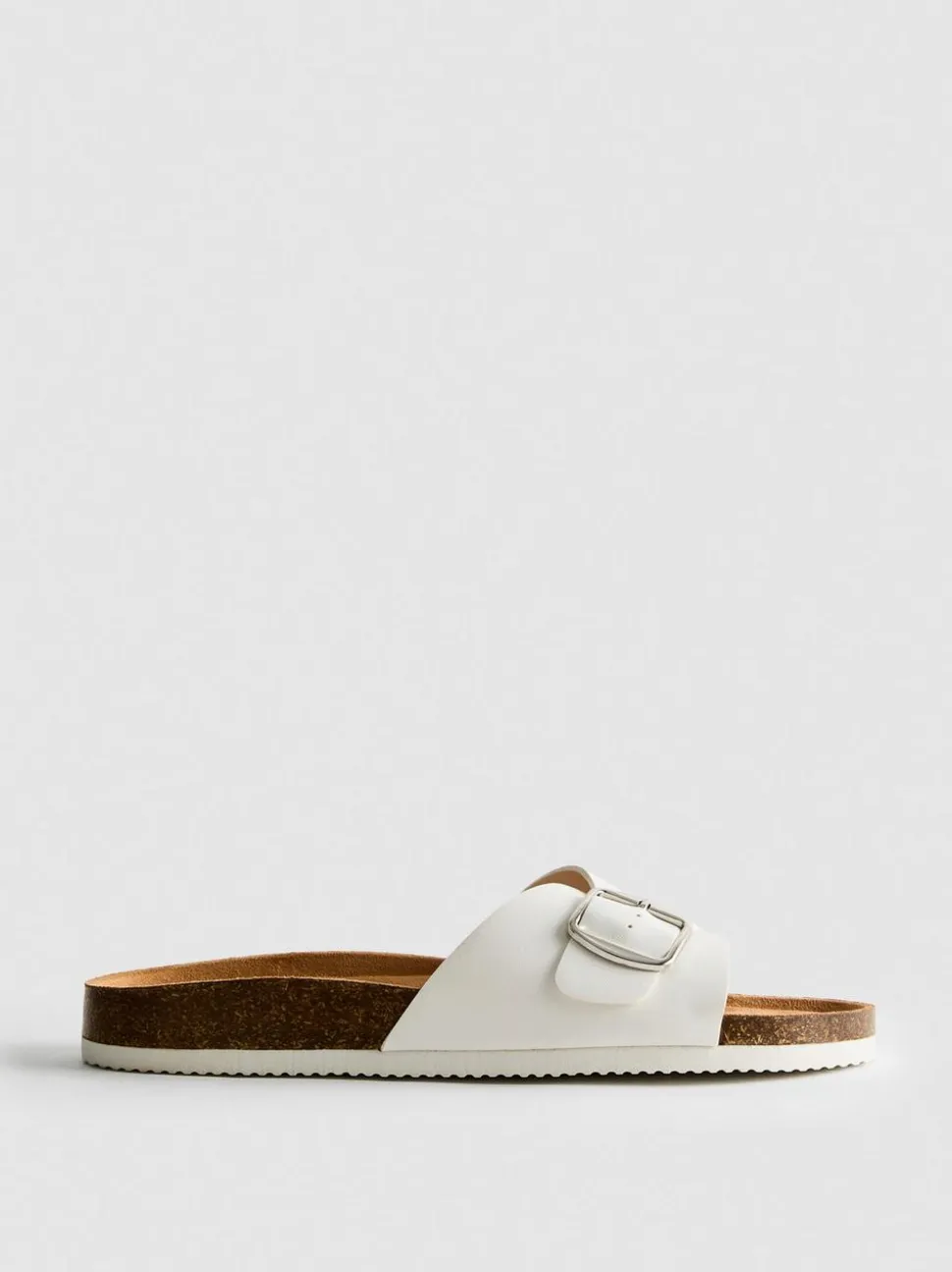 Mules mit Schnallenriemen