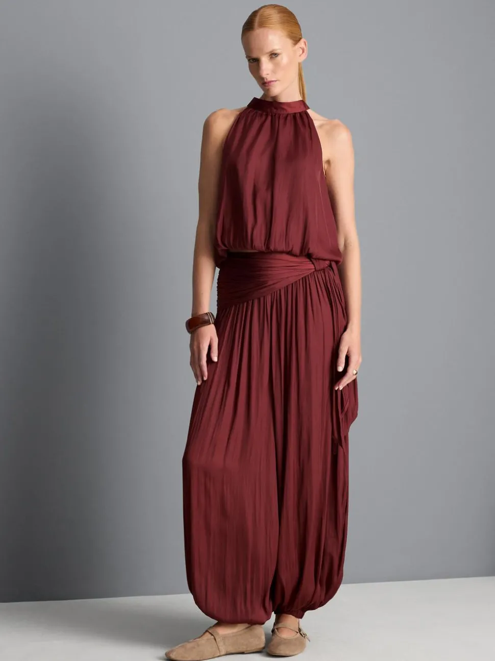 Neckholder-Bluse mit Ballonsaum