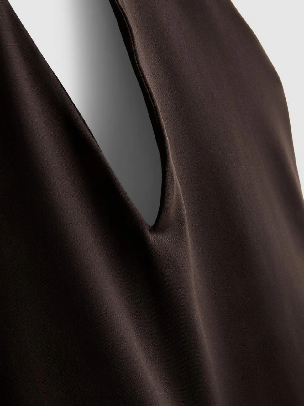 Neckholder-Body mit tiefem Dekolleté