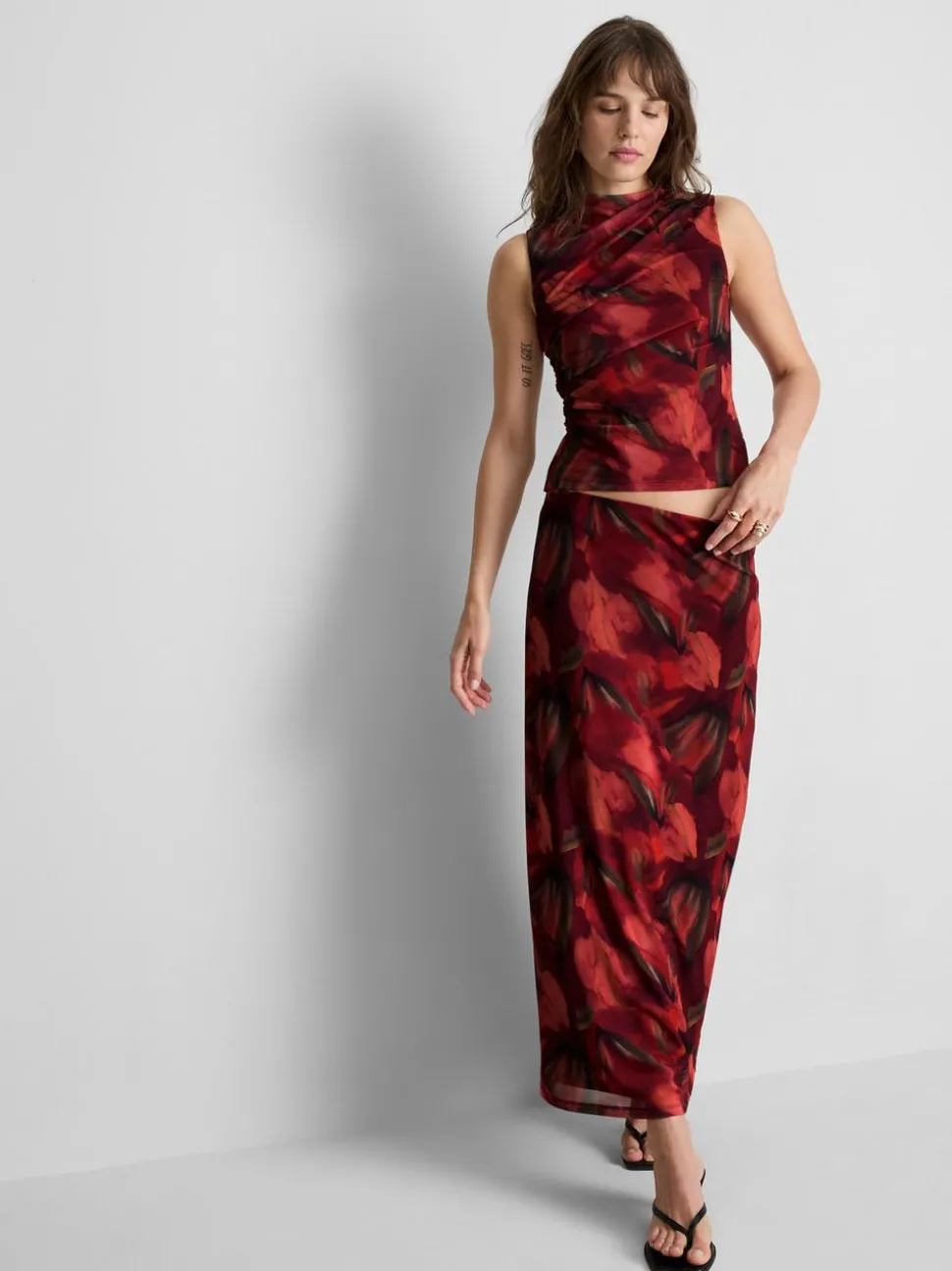 Netzstoff-Maxirock mit Blumenmuster