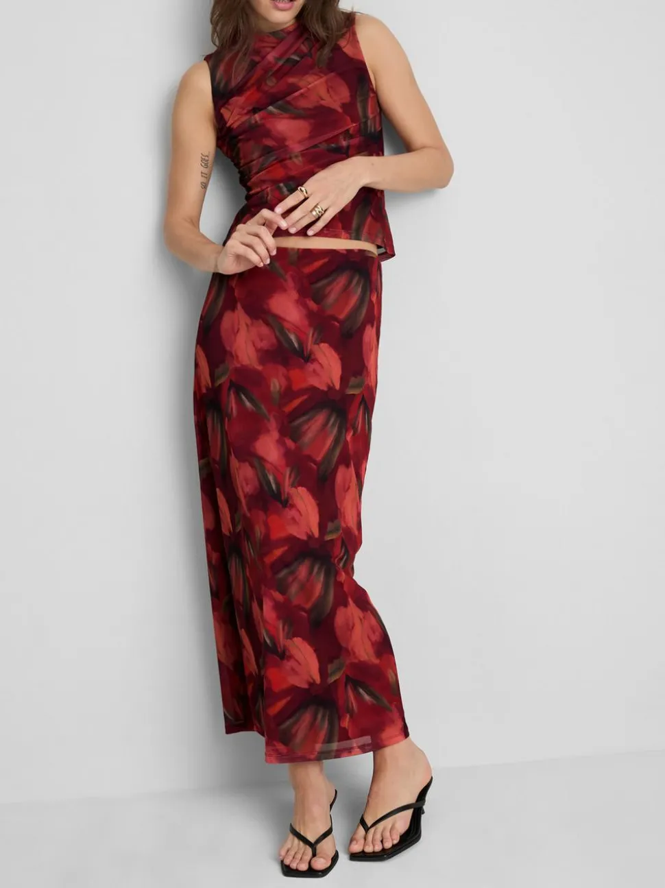 Netzstoff-Maxirock mit Blumenmuster