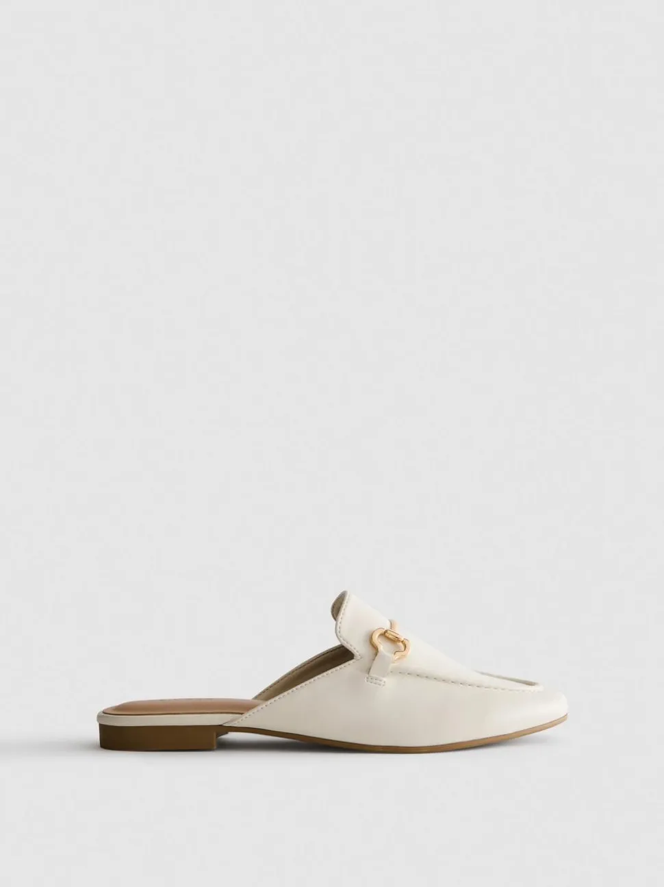 Offene Kunstleder-Loafer mit Trensen-Detail