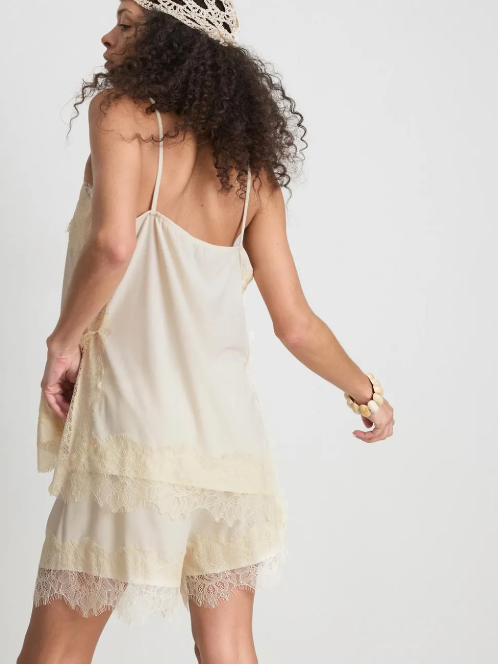 „Paula Echevarría“ Satin-Trägertop mit Spitzenbesatz