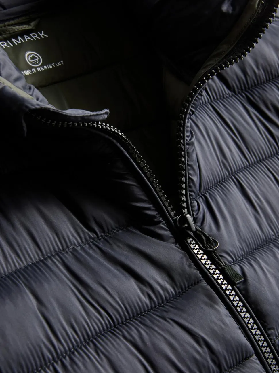 Pufferjacke mit Trichterkragen