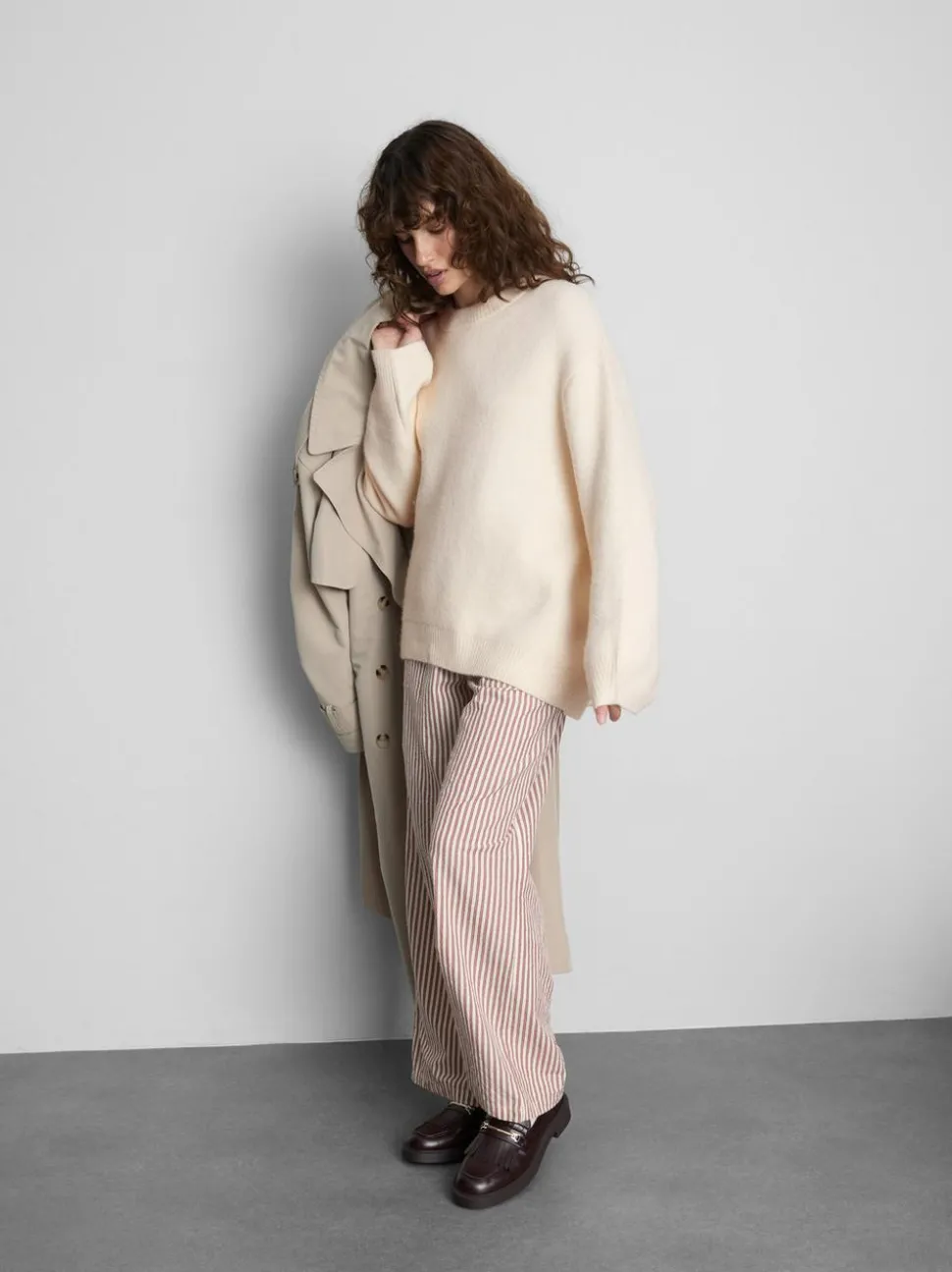 Pullover aus Wollgemisch mit Rundhalsausschnitt im Oversized-Look