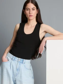 Racerback-Tanktop mit U-Ausschnitt