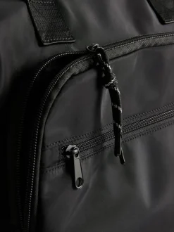 Reisetasche mit mehreren Reißverschlussfächern