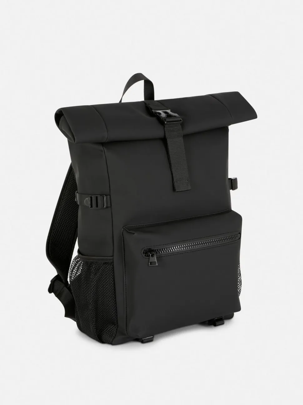 Rucksack mit eingerollter Öffnung
