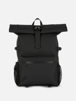 Rucksack mit eingerollter Öffnung