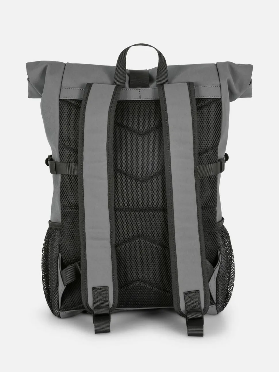 Rucksack mit eingerollter Öffnung