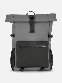 Rucksack mit eingerollter Öffnung