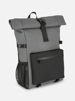 Rucksack mit eingerollter Öffnung
