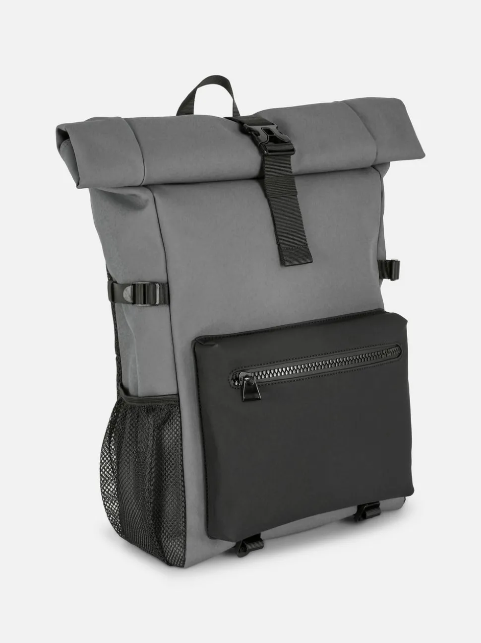 Rucksack mit eingerollter Öffnung