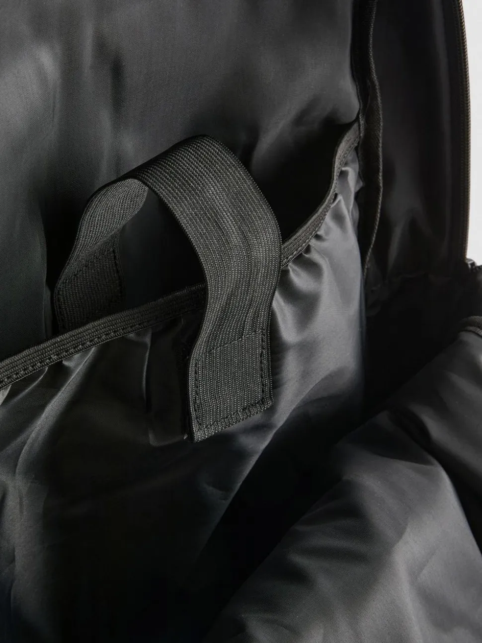 Rucksack mit Reißverschlussfach
