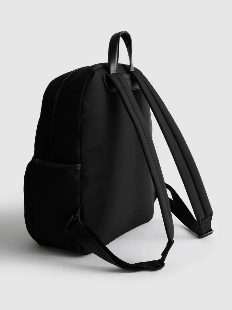 Rucksack mit Reißverschlussfach