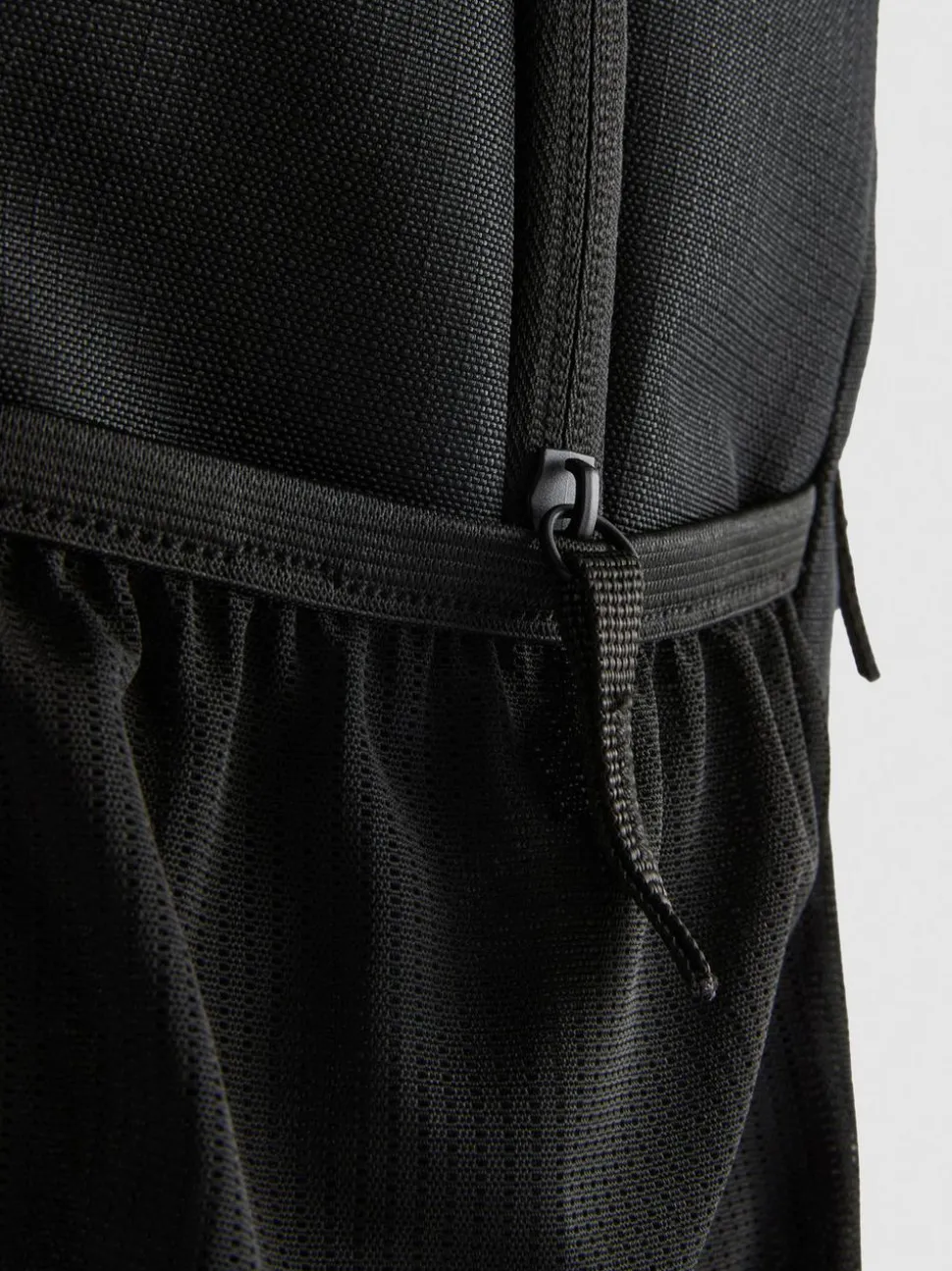 Rucksack mit Reißverschlussfach