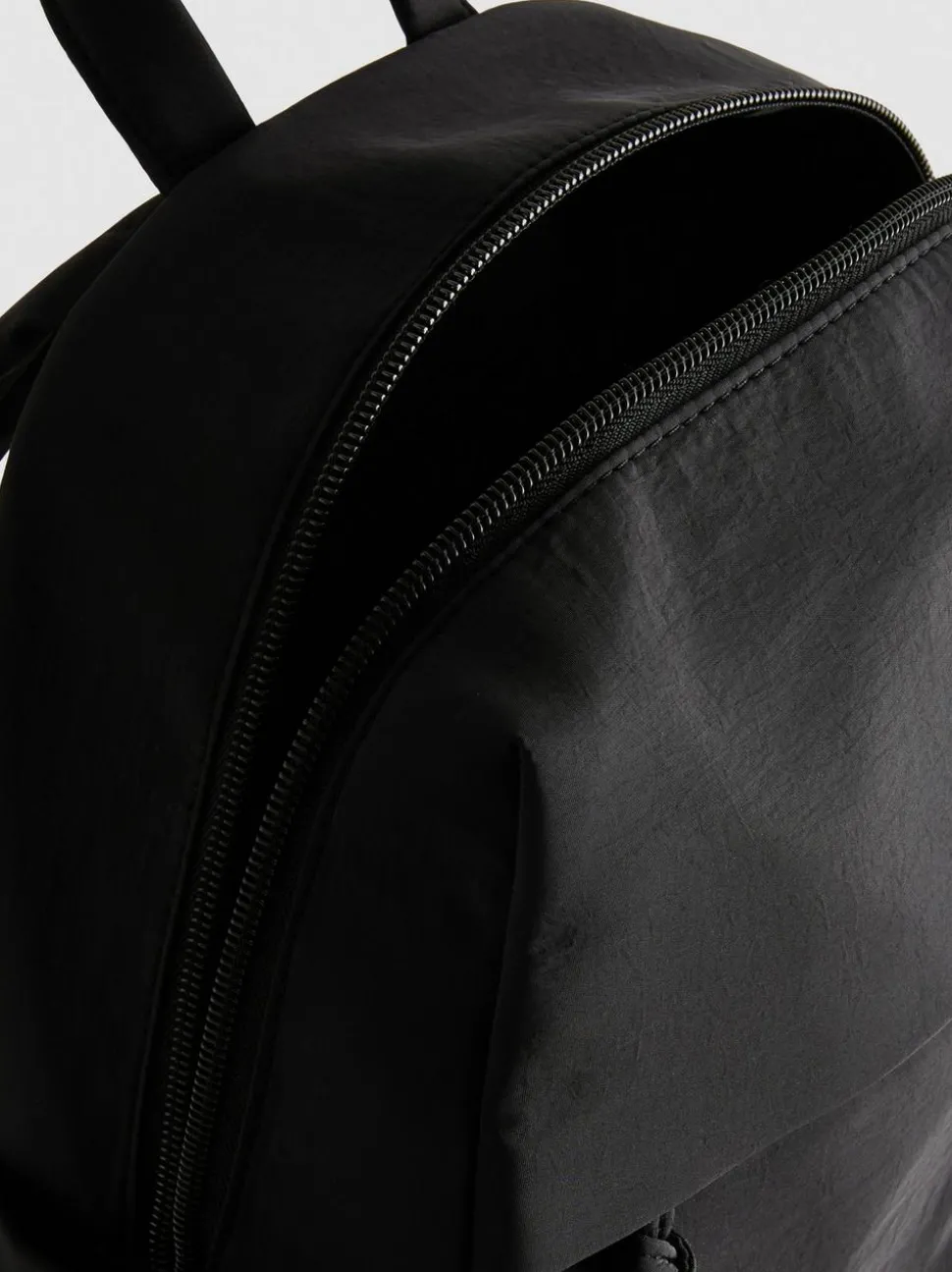 Rucksack mit Reißverschlussfach
