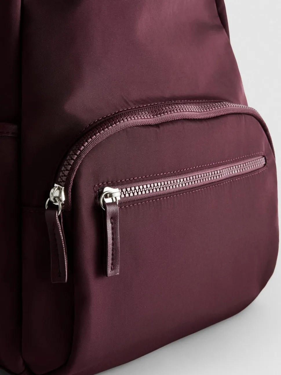 Rucksack mit Reißverschlussfach