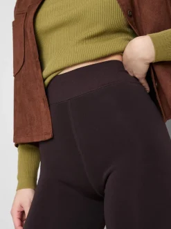Samt-Leggings mit ausgestelltem Bein