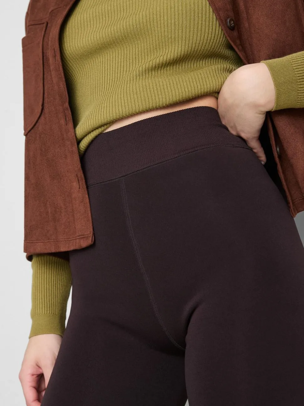 Samt-Leggings mit ausgestelltem Bein
