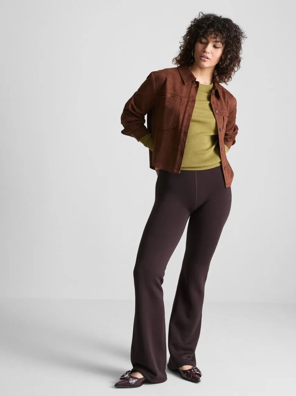 Samt-Leggings mit ausgestelltem Bein