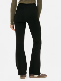 Samt-Leggings mit ausgestelltem Bein