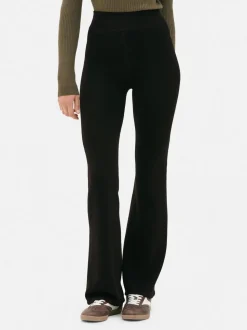 Samt-Leggings mit ausgestelltem Bein