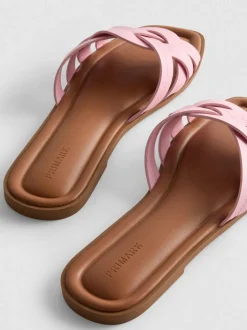 Sandalen aus Kunstleder mit überkreuzten Riemen