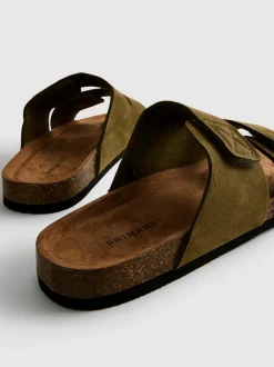 Sandalen mit dicker Sohle und zwei Riemchen