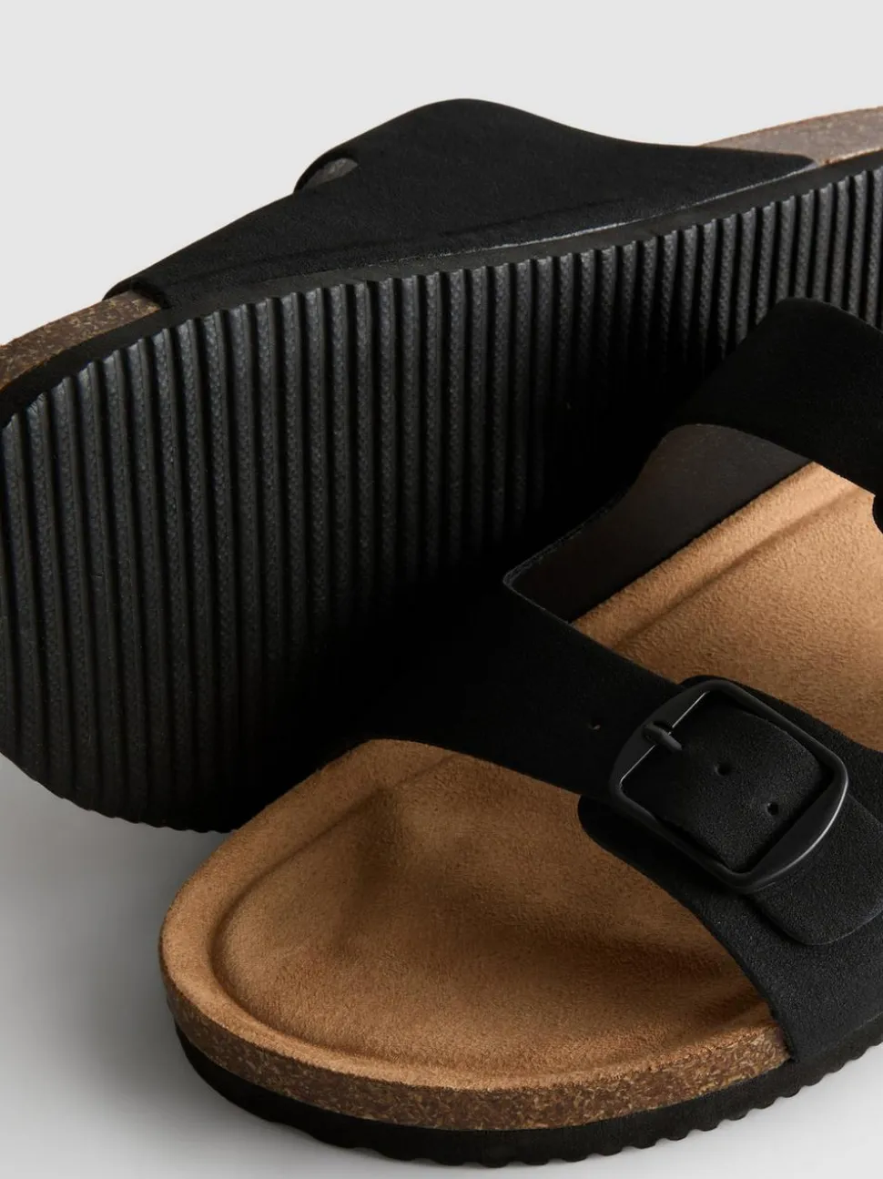Sandalen mit Doppelschnallenriemen
