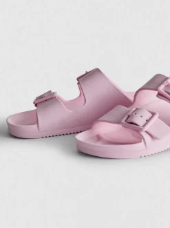 Sandalen mit Schnallenriemen und dicker Sohle