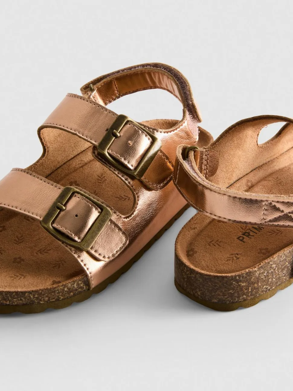Sandalen mit zwei Schnallenriemen