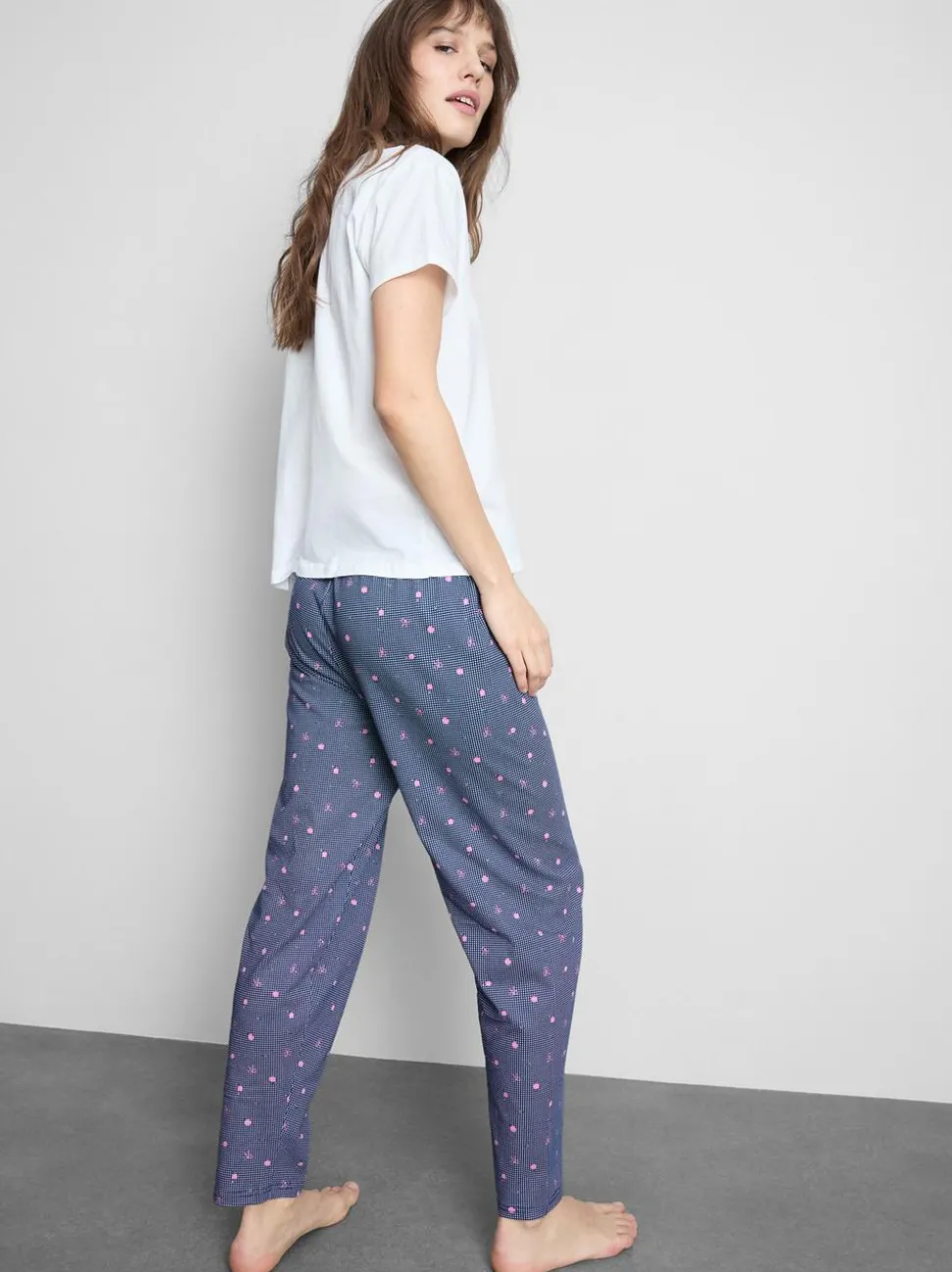Schlafanzug mit T-Shirt und Hose mit Vichykaros