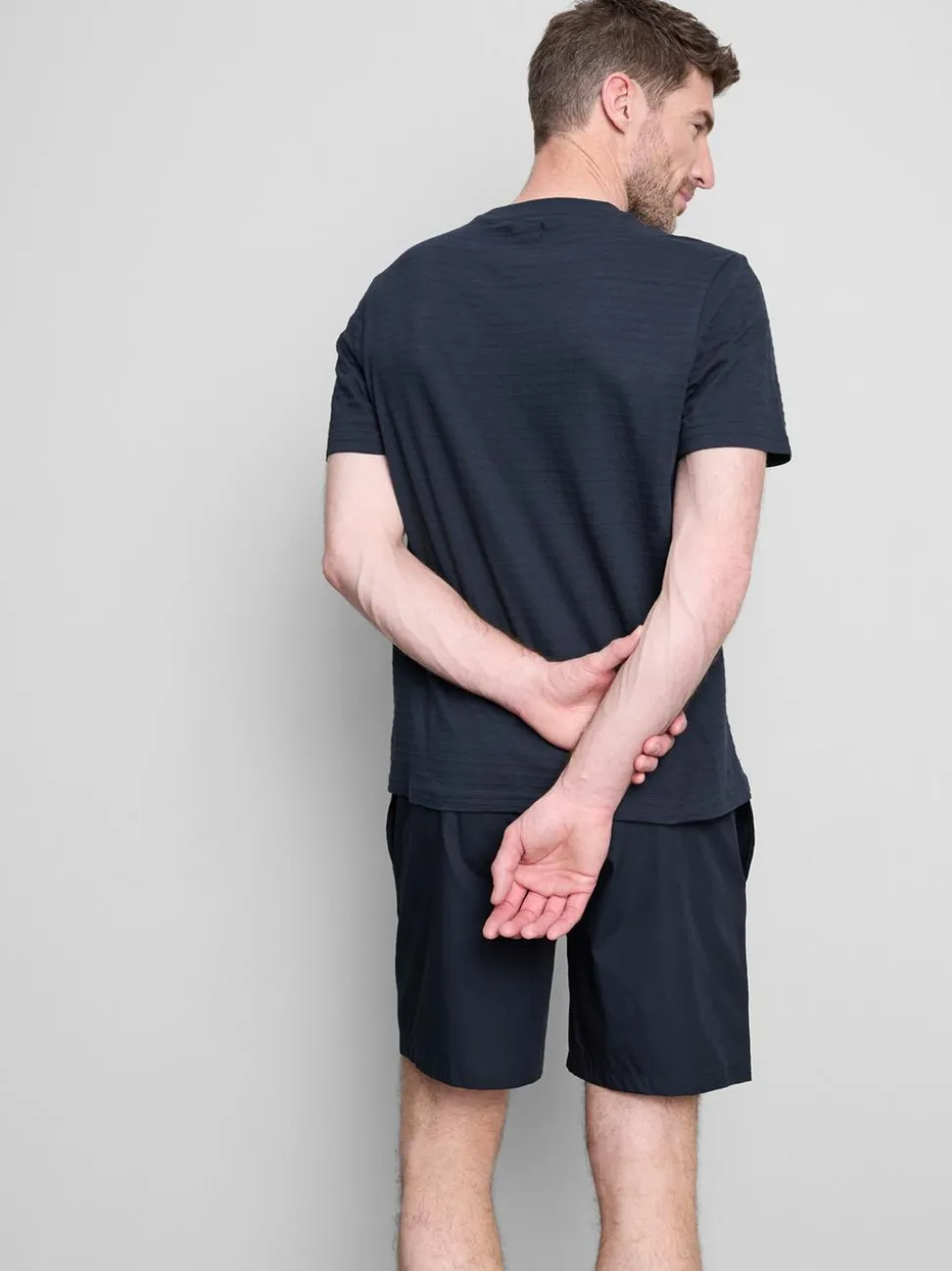 Schlafanzug mit T-Shirt und Shorts