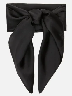 Schlichtes Halstuch aus Satin