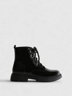 Schnürstiefeletten