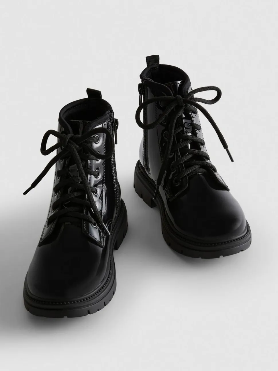 Schnürstiefeletten