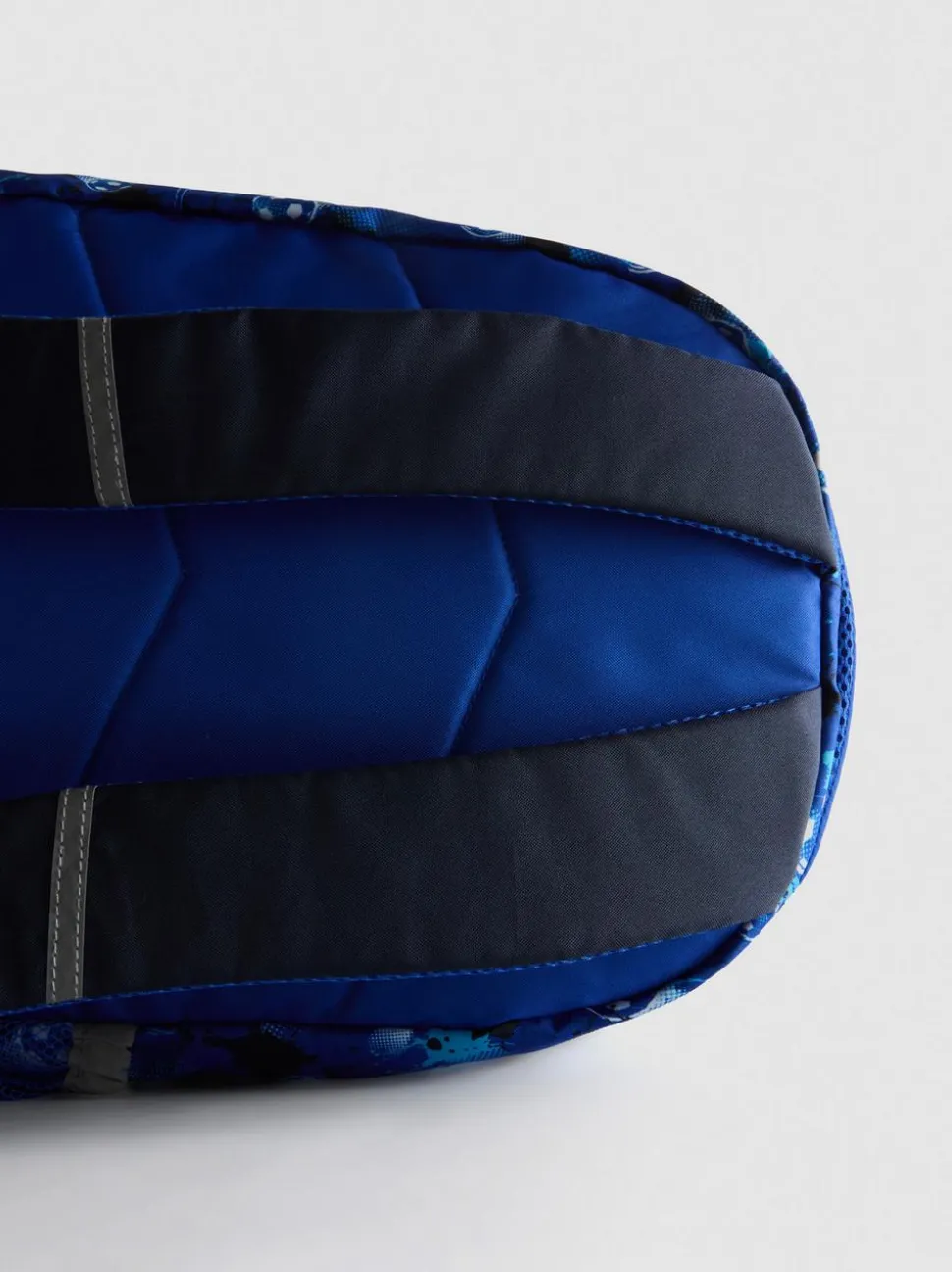 Schulrucksack mit Fußball-Grafik