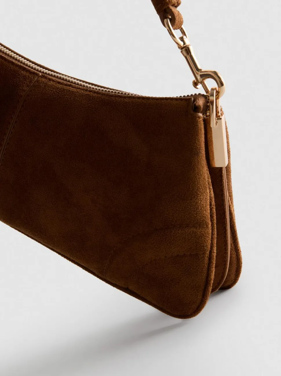 Schultertasche in Wildleder-Optik