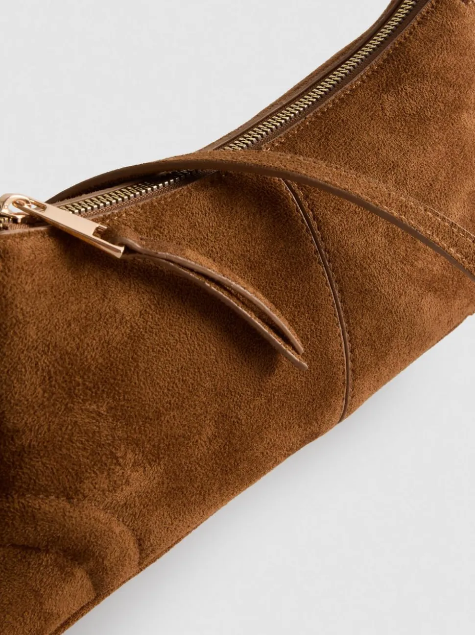 Schultertasche in Wildleder-Optik