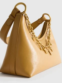 Schultertasche mit Anhängern