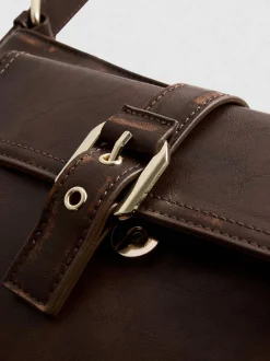 Schultertasche mit Fächern und Schnalle