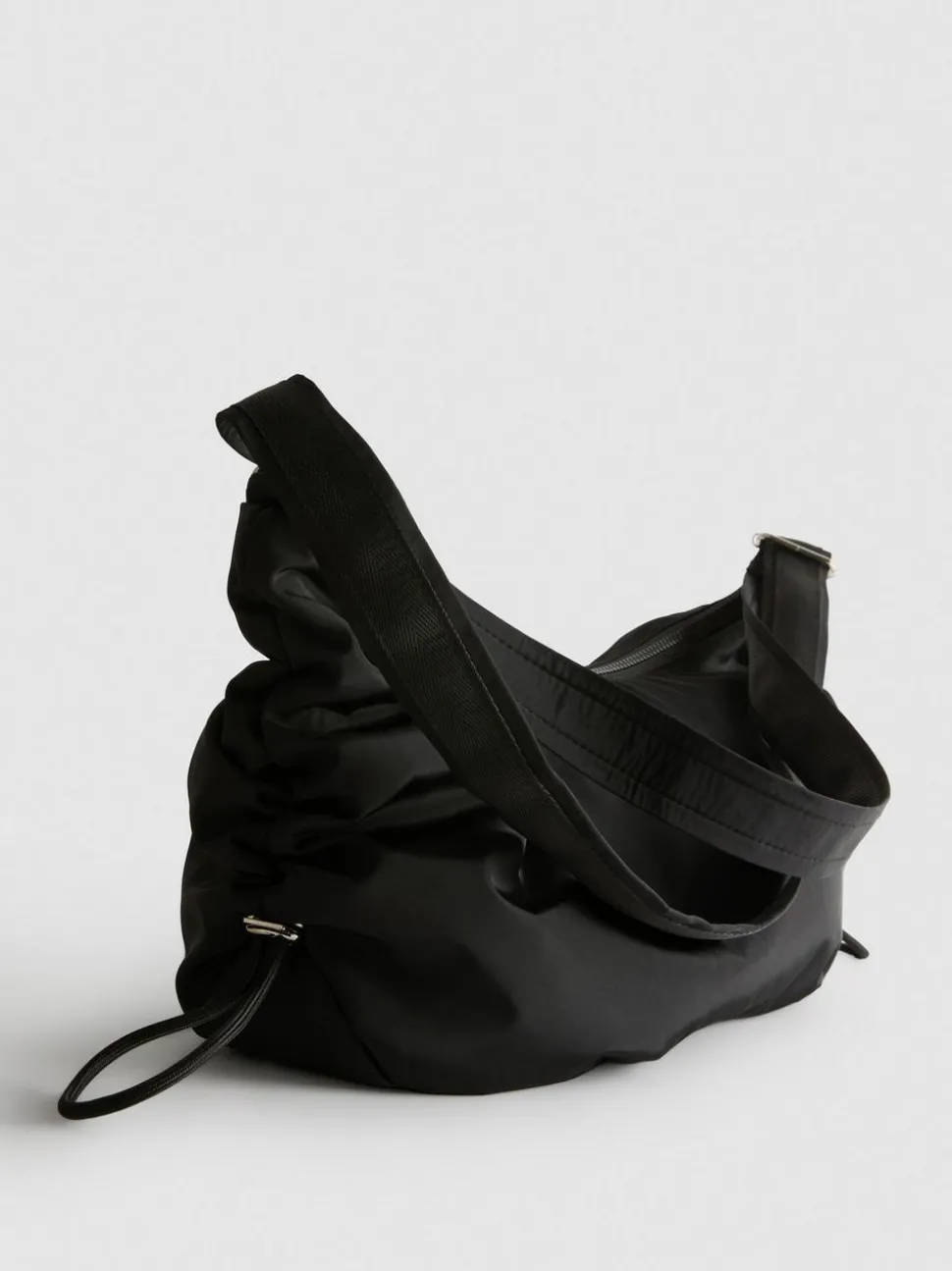 Schultertasche mit Raffung
