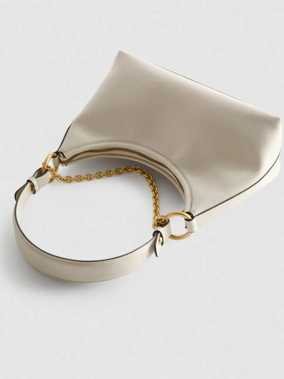 Schultertasche mit Zierkette