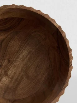 Servierschale aus Holz mit Rippendesign