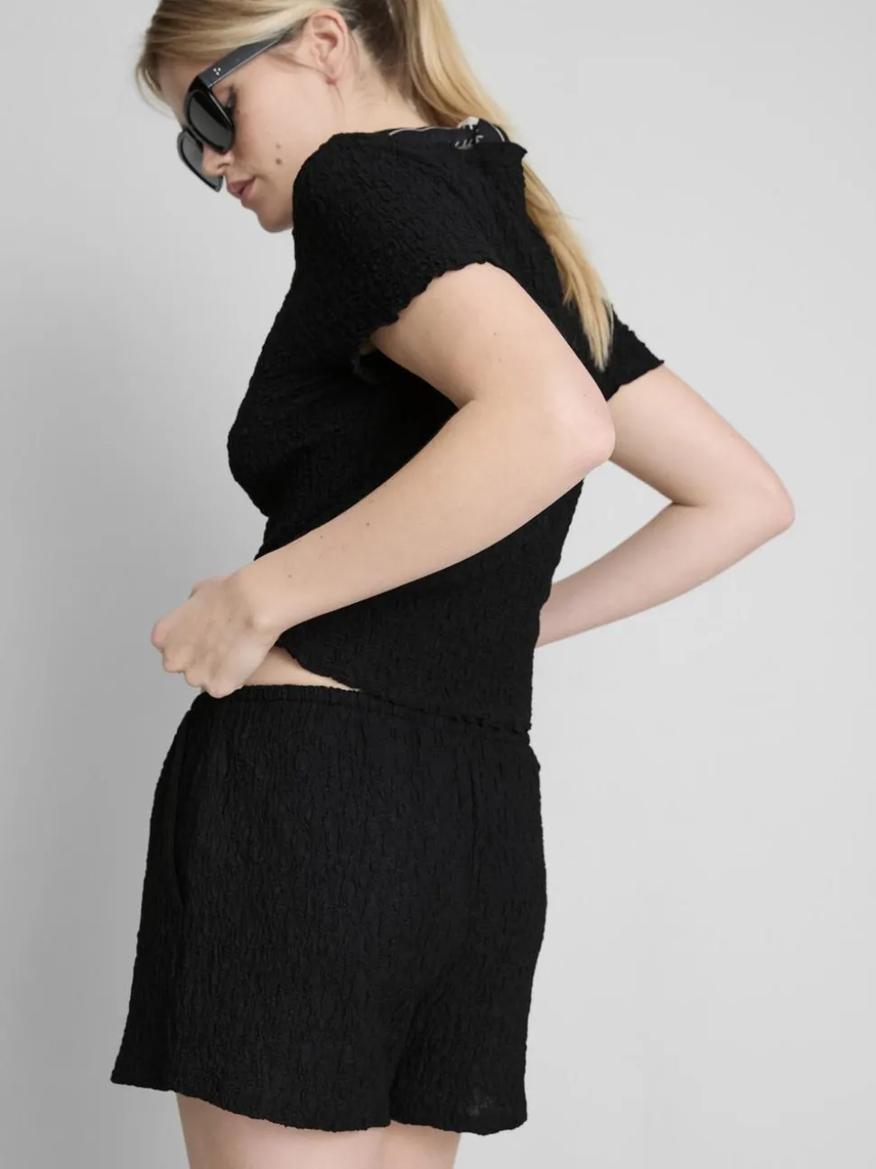 Shorts mit Falten und Kordelzug