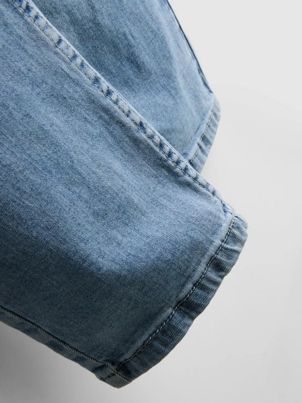 Skinny-Jeans mit mittelhohem Bund